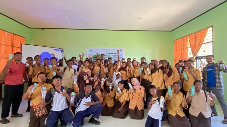 Cegah Bahaya Mikroplastik di Laut Kaimana, RENORPA Edukasi Siswa SMPN 2 Kaimana