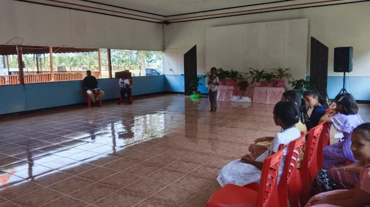Meriahkan HUT Paroki Santa Monika Kaimana, Anak-Anak Ikuti Lomba Tutur Kitab Suci
