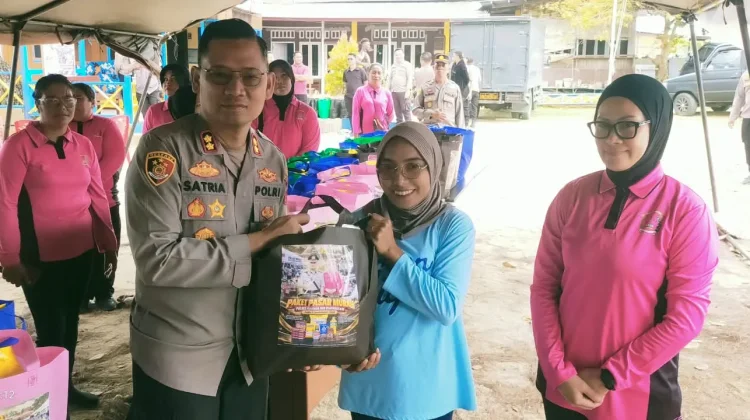 Polres Kaimana Gelar Pasar Murah, Sediakan 500 Paket Sembako