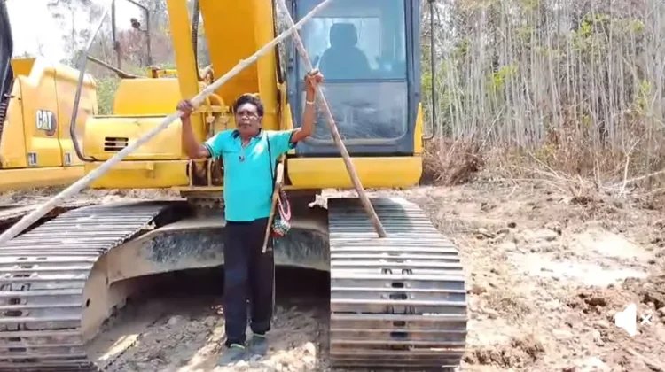 Warga Yamor Palang Proyek Jalan, Minta Dibangun hingga Nabire