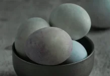 Telur Asin dan Bahayanya jika Dikonsumsi Secara Berlebihan