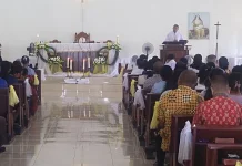 Paskah di Kaimana: Umat Didorong Hidup dalam Semangat Pembaruan dan Kasih