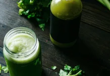 Kenali Efek Samping Minum Jus Seledri secara Berlebihan