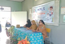 Kepala SMP Negeri 2 Kaimana Tekankan Disiplin dan Etika Siswa