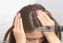 Tips Merawat Rambut Berketombe agar Tetap Sehat dan Lembap