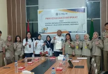 Kantah Kaimana Serahkan Sertipikat Perpanjangan HGB kepada PT Pelni