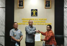 Kanwil Kemenkum Papua Barat Harmonisasi Ranperda Adat Kabupaten Kaimana