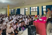 Satlantas Polres Kaimana Edukasi Siswa SMPN 1 tentang Keselamatan Berlalu Lintas
