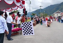 Bupati Kaimana Lepas Karnaval HUT Kemerdekaan RI Ke-81