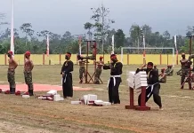 Atraksi Memukau Prajurit Yonif TP 864/NN Kaimana Meriahkan HUT RI ke-81
