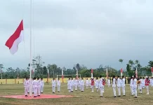 75 Paskibra Kaimana Sukses Kibarkan Merah Putih