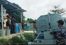 Warga Trikora Apresiasi Respons Cepat Lanal Kaimana Atasi Krisis Air