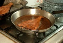 Inilah Penyebab Minyak Goreng Cepat Hitam setelah di Gunakan