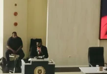 Wabup Isak Waryensi Sampaikan Nota Keuangan, Pendapatan Naik 7,44 Persen