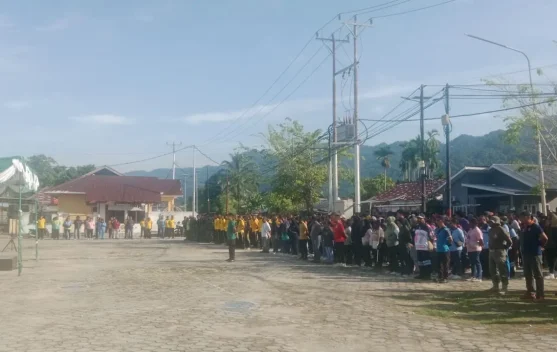 Bupati Kaimana Launching Gerakan Bersih Setiap Jumat