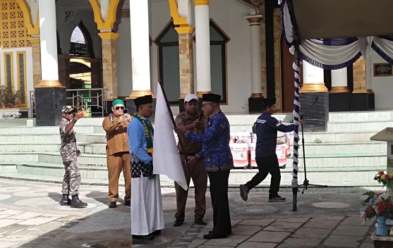Bupati Kabupaten Kaimana Resmi Melepas Calon Jemaah Haji