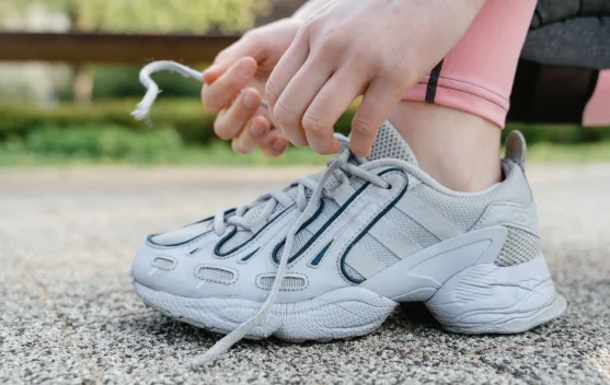 Tetap Awet dan Segar: Tips Jitu Merawat Sepatu Olahraga
