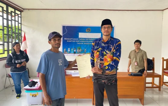 125 Sertipikat Tanah PTSL Diserahkan kepada Warga Kampung Sisir