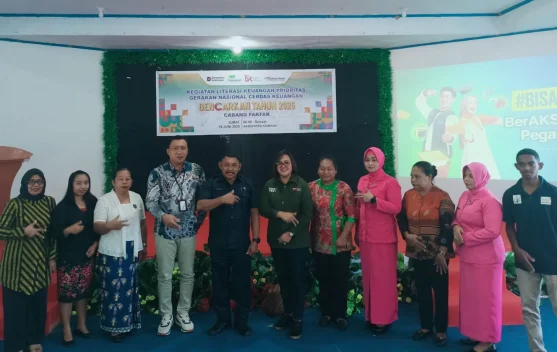 Masyarakat Kaimana Diajak Cerdas Memanfaatkan Layanan Keuangan Legal