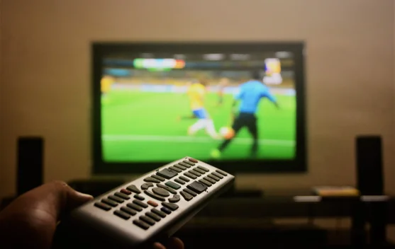 lima Tanda Mata Butuh Istirahat di tengah Maraton Nobar Bola