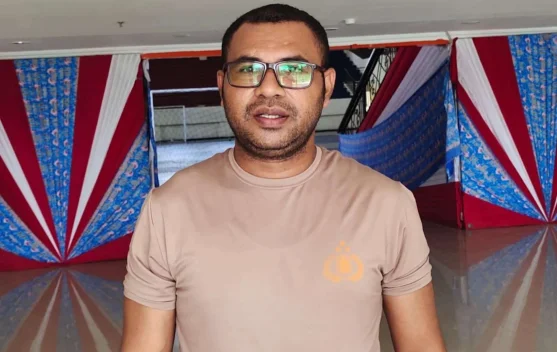 Kapolsek Teluk Etna Imbau Warga Waspada Cuaca Ekstrem saat Berlayar