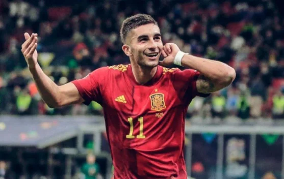 Ferran Torres Resmi Bergabung dengan PSG, Nilai Transfer €50 Juta