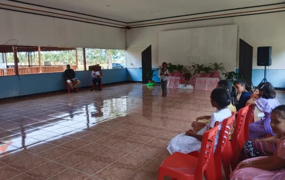 Meriahkan HUT Paroki Santa Monika Kaimana, Anak-Anak Ikuti Lomba Tutur Kitab Suci