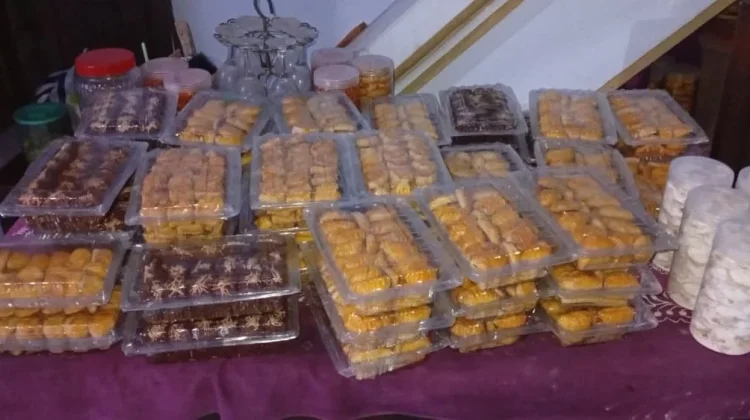 Pelaku Usaha Kue Kering Lebaran di Kediri Mulai Dibanjiri Pesanan