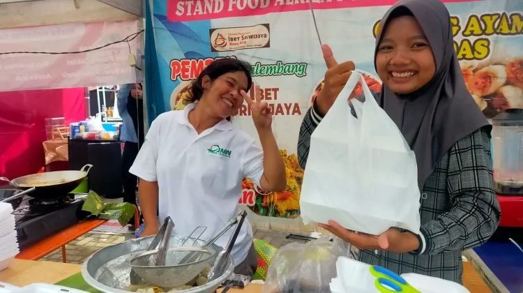Hari ke-10, Bazaar Takjil Ramadan Masjid Agung An-Nuur Ramai Pembeli