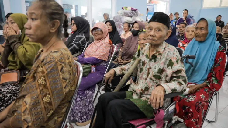 Bulan Ramadan, Ratusan Warga Kota Kediri Dapat Bantuan Kemensos