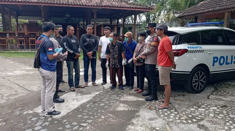 Polsek Pare Tangani Penemuan Jenazah Karyawan Jasa Pengiriman di Toilet