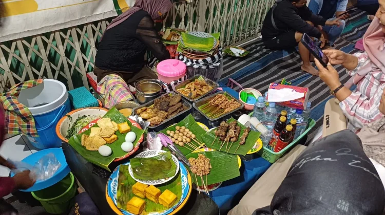 Pecel Lesehan Marimar jadi Jujugan Pemburu Menu Sahur