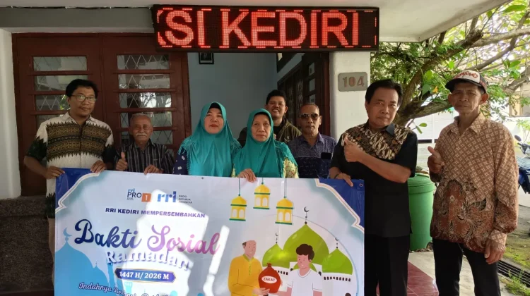 Ramadan Berkah, RRI Kediri Gelar Baksos Bersama Pendengar Lansia