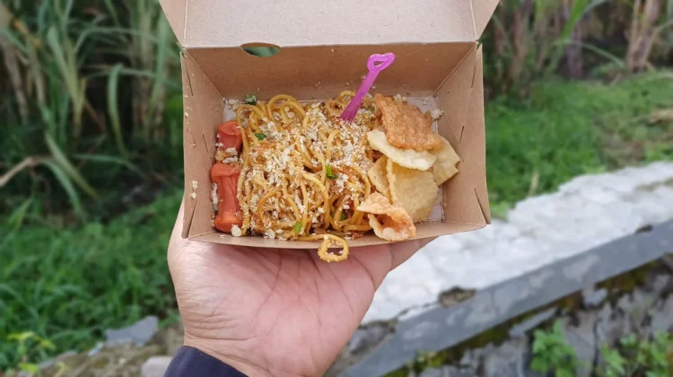 UMKM Ngronggo Hadirkan Mie Gocuan di Bazar Ramadan