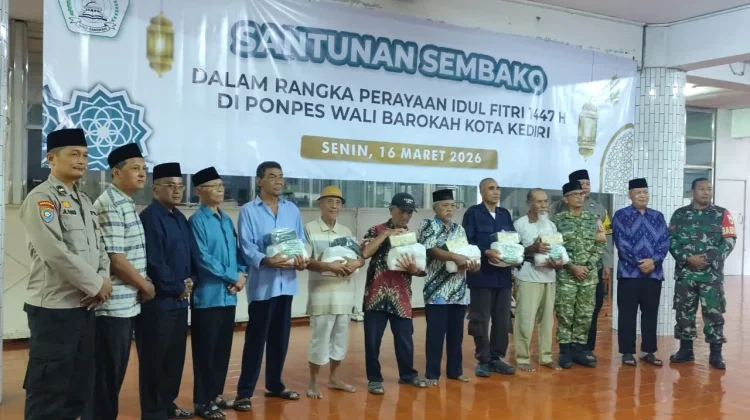 Pererat Silaturahmi, Ponpes Wali Barokah Berbagi 750 Sembako untuk Kaum Dhuafa