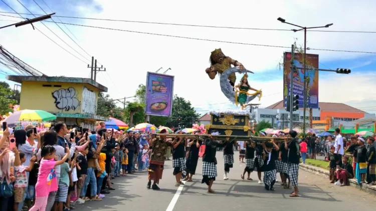Ribuan Warga Memadati Festival Ogoh-ogoh Tahun Baru Saka 1948