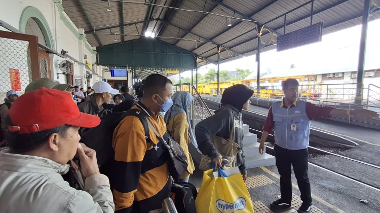 Puncak Arus Mudik Daop 7 Madiun Terjadi 18 Maret 2026