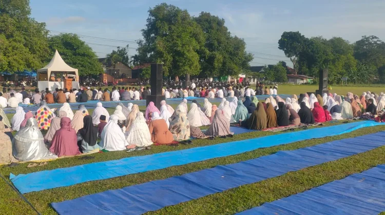 Ratusan Warga Purworejo, Kediri Ikuti Salat Idulfitri