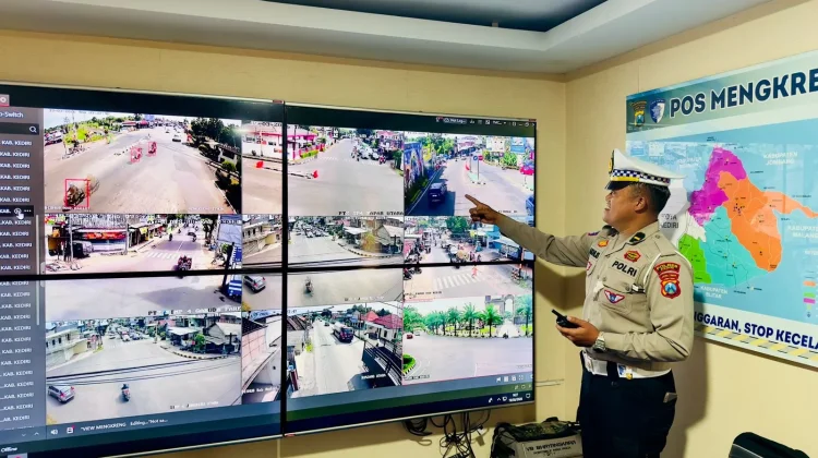 Hari Pertama Lebaran, Arus Lalin Simpang Mengkreng Ramai Lancar