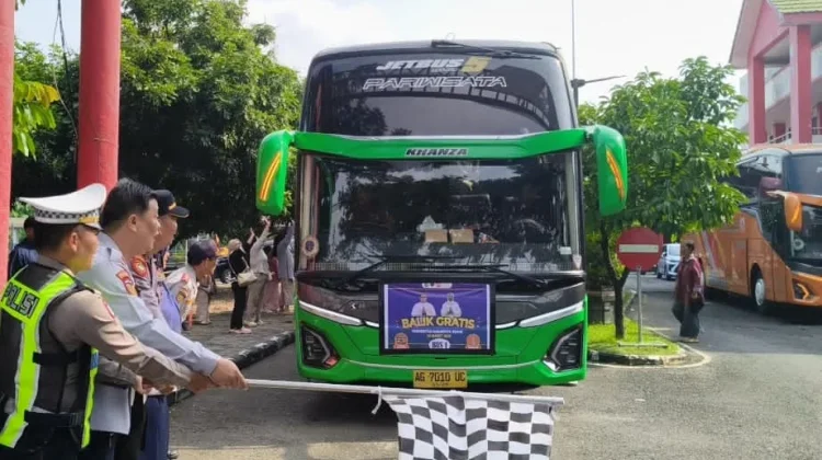 Pemkab Kediri Fasilitasi Keberangkatan 100 Peserta Program Balik Gratis