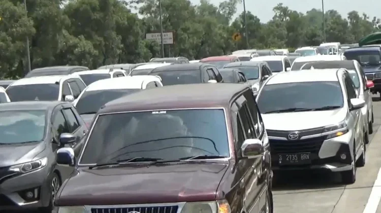 Puncak Arus Mudik, Volume Kendaraan di Tol Jomo Capai 268 Persen