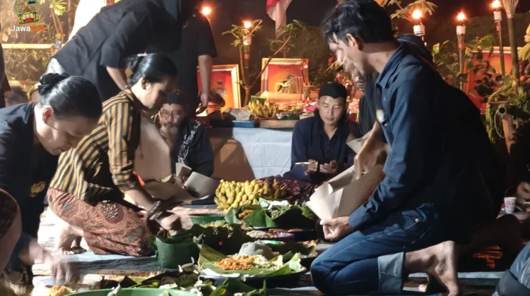 Warga Kediri Gelar Tradisi Metri Hyang Bagawanta Bhari