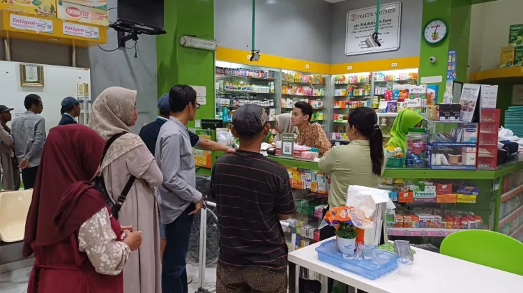 Apotek Ramai Pembeli Pasca Libur Idulfitri