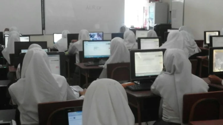 Antusias Tinggi, Siswa Jombang Serbu Pendaftaran KIP