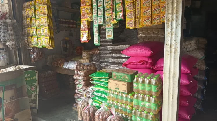 Stok Terbatas, Harga Minyak Goreng di Pare Kediri Naik