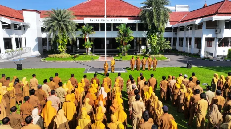 Beri SK Kenaikan Pangkat, Wali Kota Kediri Imbau 276 ASN Inovatif