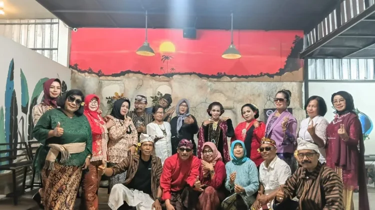Komunitas 'Golden Memory Pare' Gelar Konser 'Tribute to Kartini'