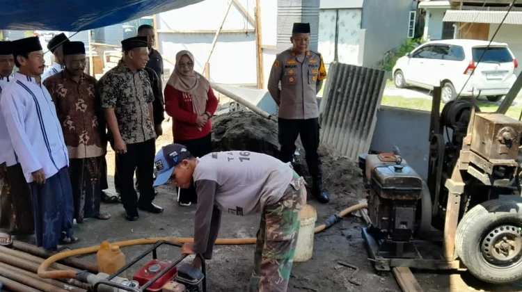 Warga Sidomulyo Terima Bantuan Sumur Bor