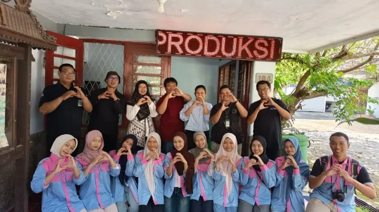 GESIT Smansa Pare Tingkatkan Kompetensi Jurnalistik di RRI Kediri