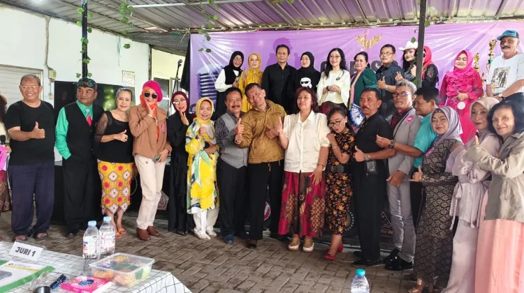 Pop Singer Lansia di Kediri Berlangsung Sengit dan Kompetitif